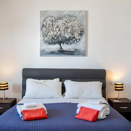 Hébergement de vacances With Trullo And Pool, *