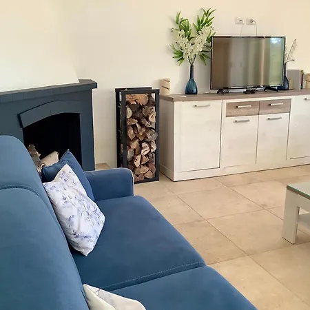 With Trullo And Pool, Hébergement de vacances *