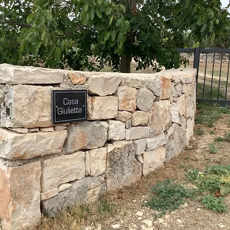 With Trullo And Pool, Hébergement de vacances Alberobello